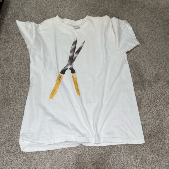 Supreme Graphic T white - mens large - Picture 1 of 2